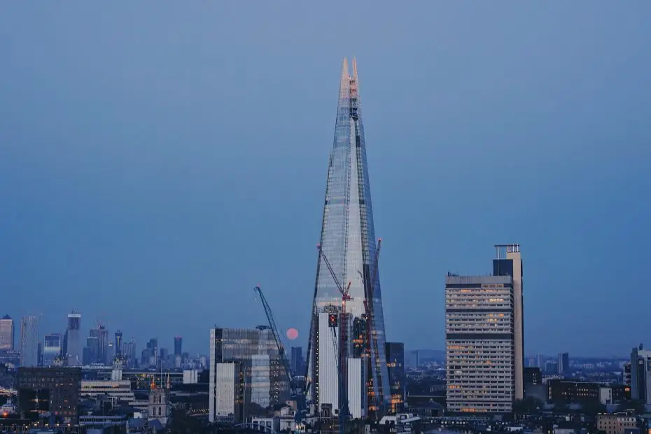 shard vertical city in London